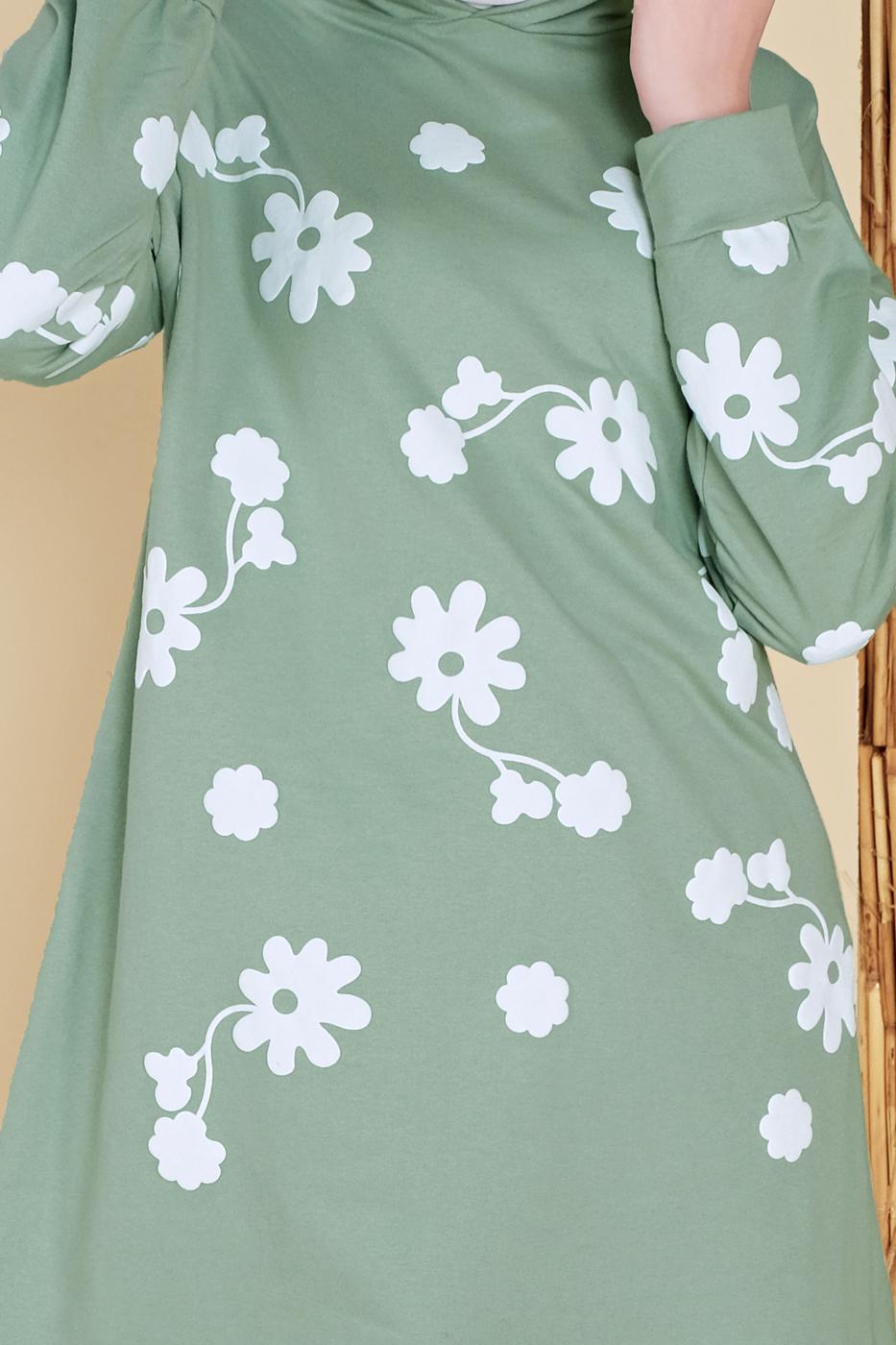 Tesettür giyim YEŞİL ÇİÇEK BASKILI KAPÜŞONLU EŞOFMAN TUNİK 0456