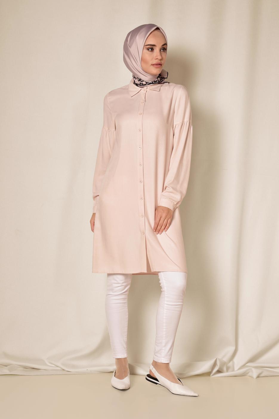 Tesettür giyim PUDRA  ALVİNA ÖNDEN DÜĞMELİ ERKEK YAKA TUNİK 4065