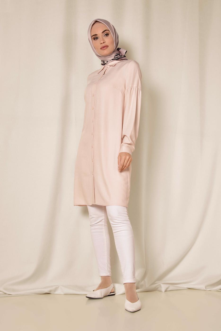 Tesettür giyim PUDRA  ALVİNA ÖNDEN DÜĞMELİ ERKEK YAKA TUNİK 4065