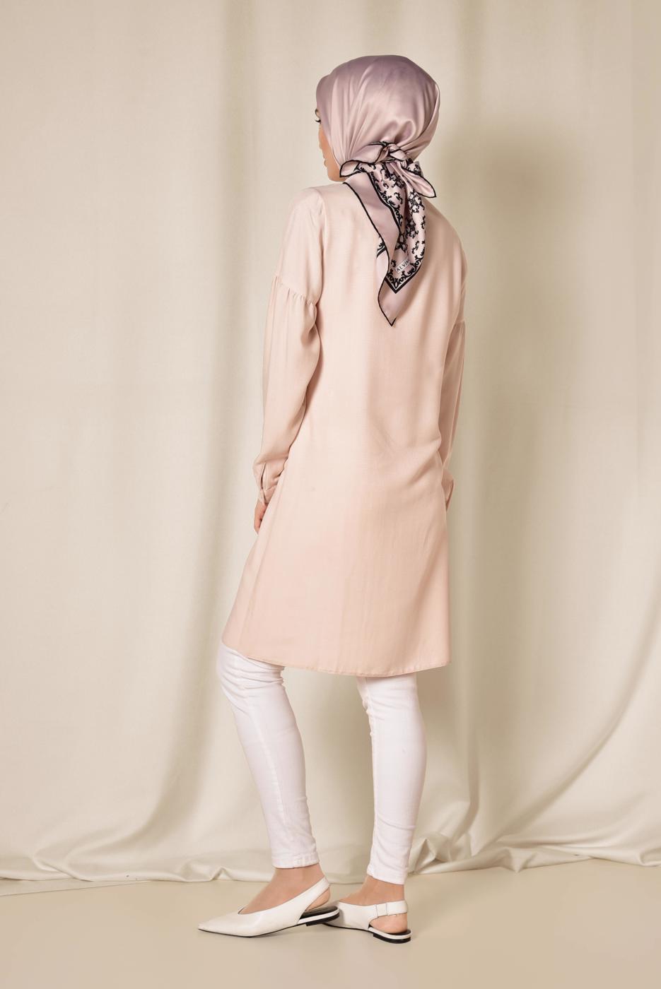 Tesettür giyim PUDRA  ALVİNA ÖNDEN DÜĞMELİ ERKEK YAKA TUNİK 4065