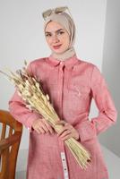 Tesettür giyim KIRMIZI ALVİNA CEPLİ GİZLİ DÜĞMELİ TUNİK T 41702