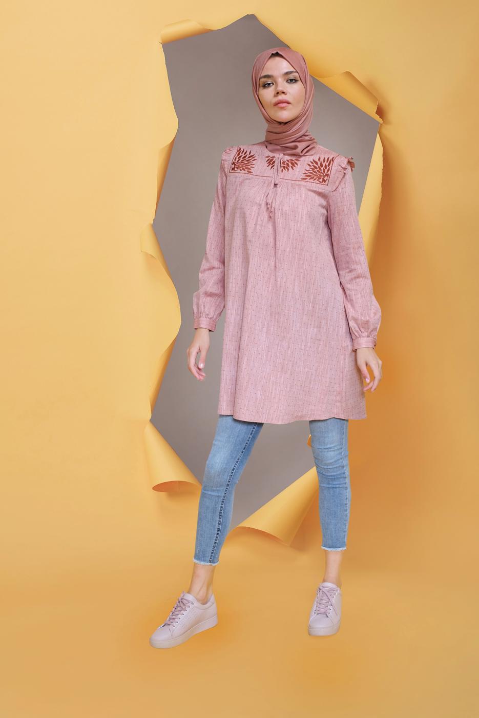 Tesettür giyim KAHVE ALVİNA YAKASI BAĞLAMALI NAKIŞ DETAYLI TUNİK T 41704