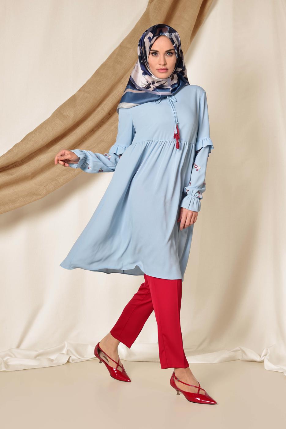 Tesettür giyim MAVİ ALVİNA KOLLARI NAKIŞLI BOL KESİM TUNİK 4274	