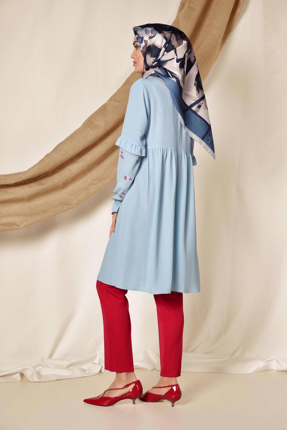 Tesettür giyim MAVİ ALVİNA KOLLARI NAKIŞLI BOL KESİM TUNİK 4274	