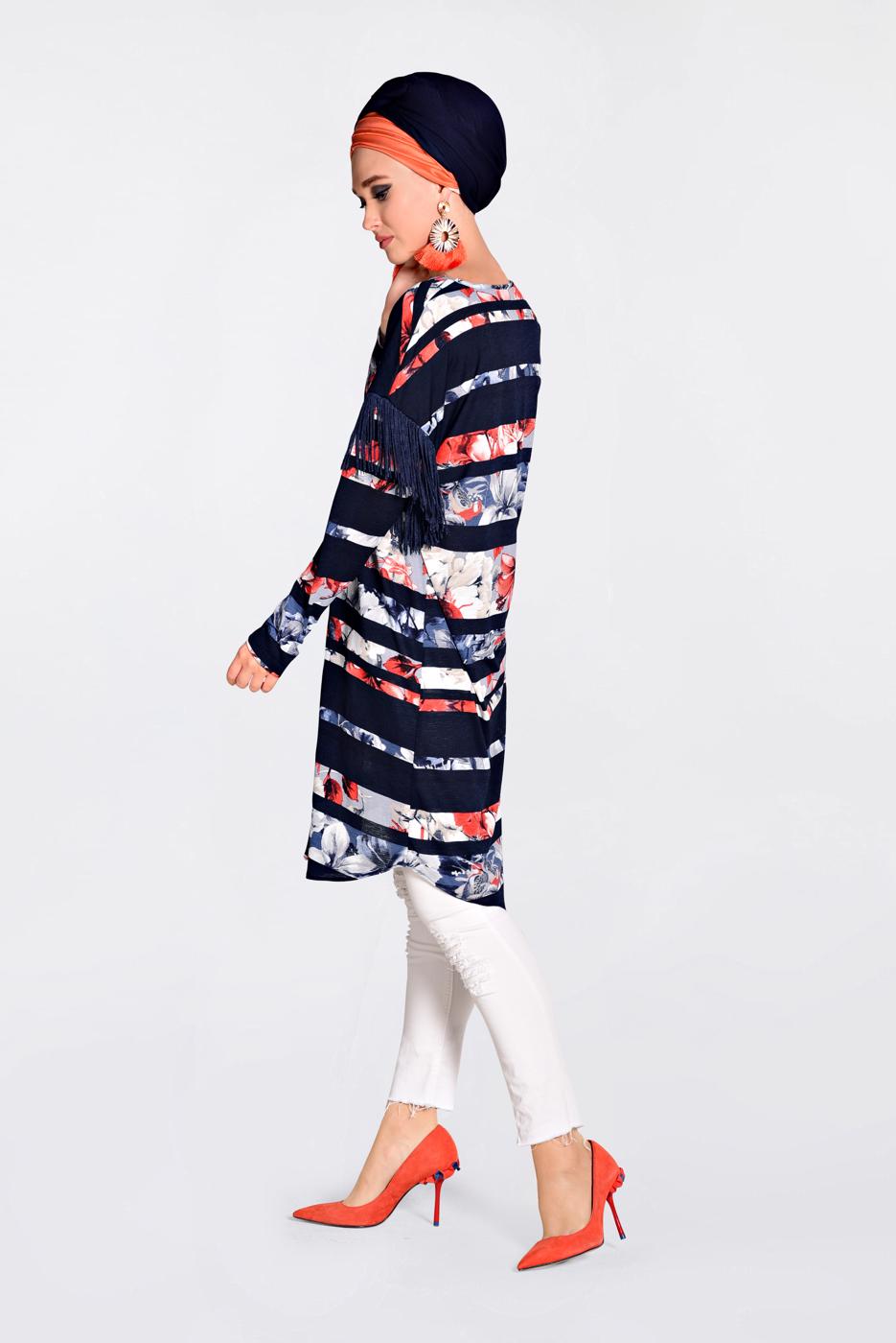 Tesettür giyim LACİVERT ALVİNA PÜSKÜLLÜ VE ÇİÇEK DESENLİ TUNİK 4384