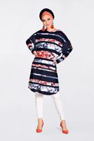 Tesettür giyim LACİVERT ALVİNA PÜSKÜLLÜ VE ÇİÇEK DESENLİ TUNİK 4384