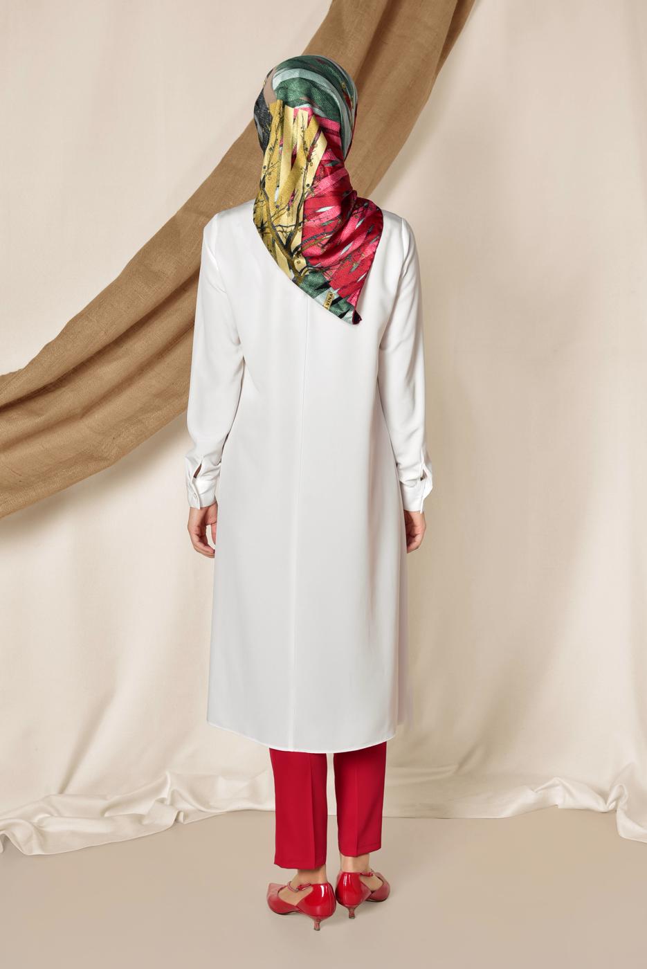 Tesettür giyim KREM ALVİNA ASİMETRİK KESİM KOLYELİ TUNİK T 4862