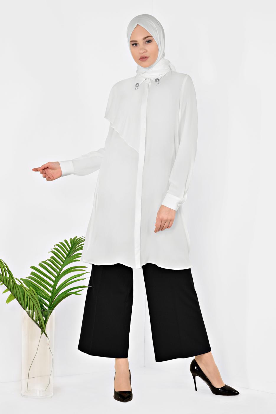 Tesettür giyim KREM ALVİNA YAKASI BROŞLU VOLAN DETAYLI TUNİK 4939