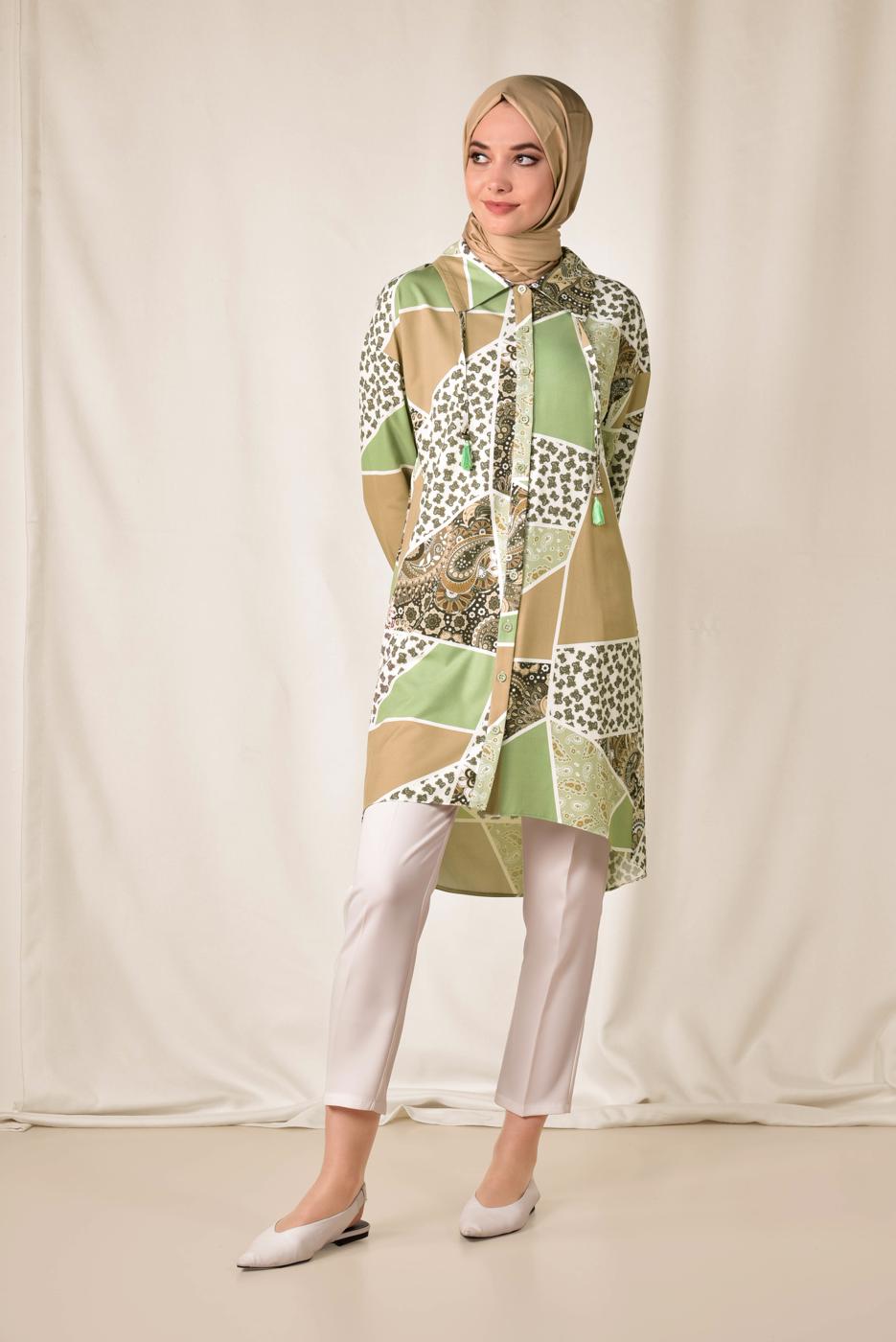 Tesettür giyim YEŞİL  ALVİNA RENKLİ DESENLİ ÖNDEN DÜĞMELİ TUNİK 4983