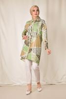 Tesettür giyim YEŞİL  ALVİNA RENKLİ DESENLİ ÖNDEN DÜĞMELİ TUNİK 4983