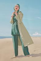 Tesettür giyim BEJ ALVİNA BELİ BÜZGÜ BAĞCIKLI KAPÜŞONLU TRENÇKOT 10190