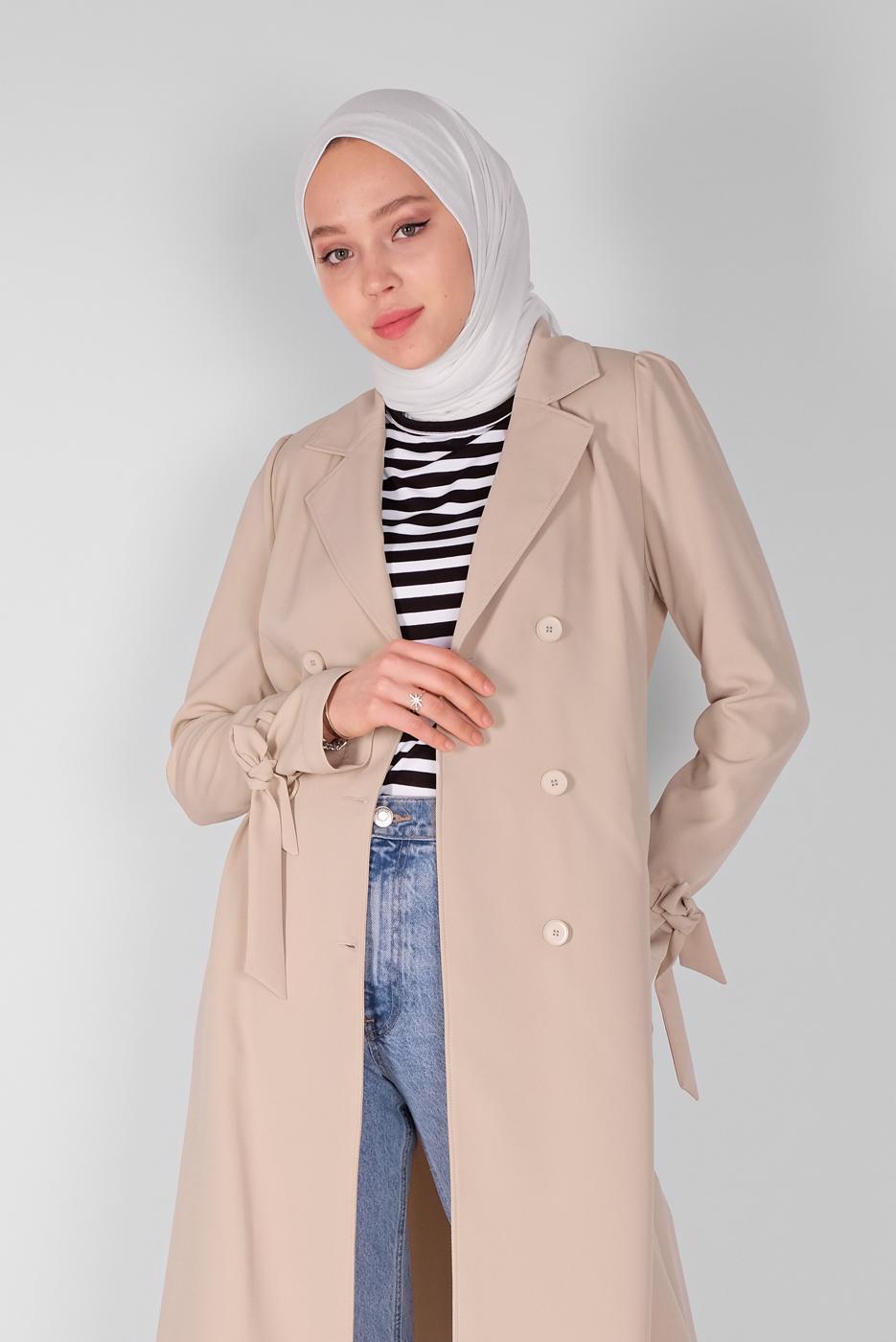 Tesettür giyim BEJ ALVİNA KRUVAZE DÜĞMELİ TRENÇKOT 10210