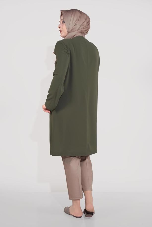 Tesettür giyim  ALVİNA İŞLEME DETAYLI DÜĞMELİ TRENÇKOT T 10234 - TRENDTESETTÜR