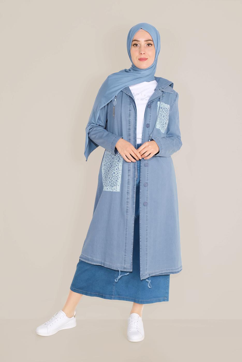 Vêtements hijab BLEU MARINE ALVİNA TRENCH-COAT EN DENIM BOUTONNÉ AVEC DENTELLE 10247