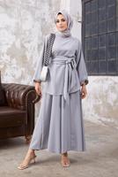 Tesettür giyim GRİ MANŞETLERİ LASTİKLİ BELİ KUŞAKLI PANTOLONLU TAKIM 9210