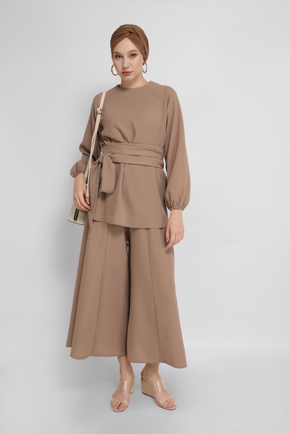 Tesettür giyim VİZON MANŞETLERİ LASTİKLİ BELİ KUŞAKLI PANTOLONLU TAKIM 9210
