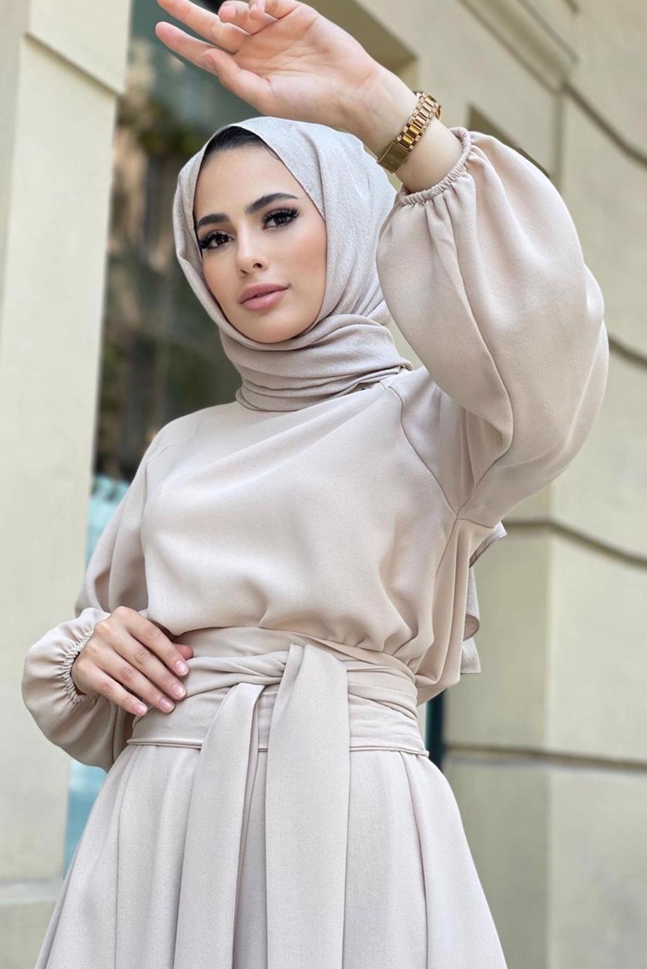 Tesettür giyim PUDRA MANŞETLERİ LASTİKLİ BELİ KUŞAKLI PANTOLONLU TAKIM 9210