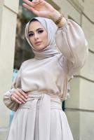 Tesettür giyim PUDRA MANŞETLERİ LASTİKLİ BELİ KUŞAKLI PANTOLONLU TAKIM 9210