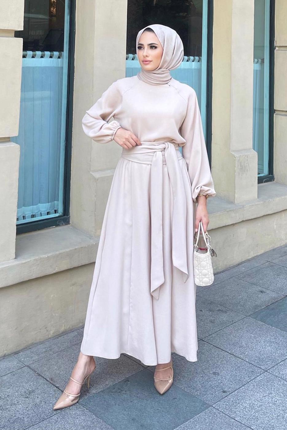 Tesettür giyim PUDRA MANŞETLERİ LASTİKLİ BELİ KUŞAKLI PANTOLONLU TAKIM 9210