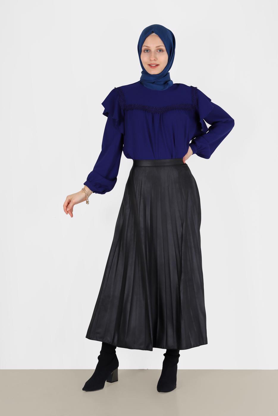 Tesettür giyim LACİVERT KOLLARI VOLANLI GÜPÜR DETAYLI BLUZ 40332 