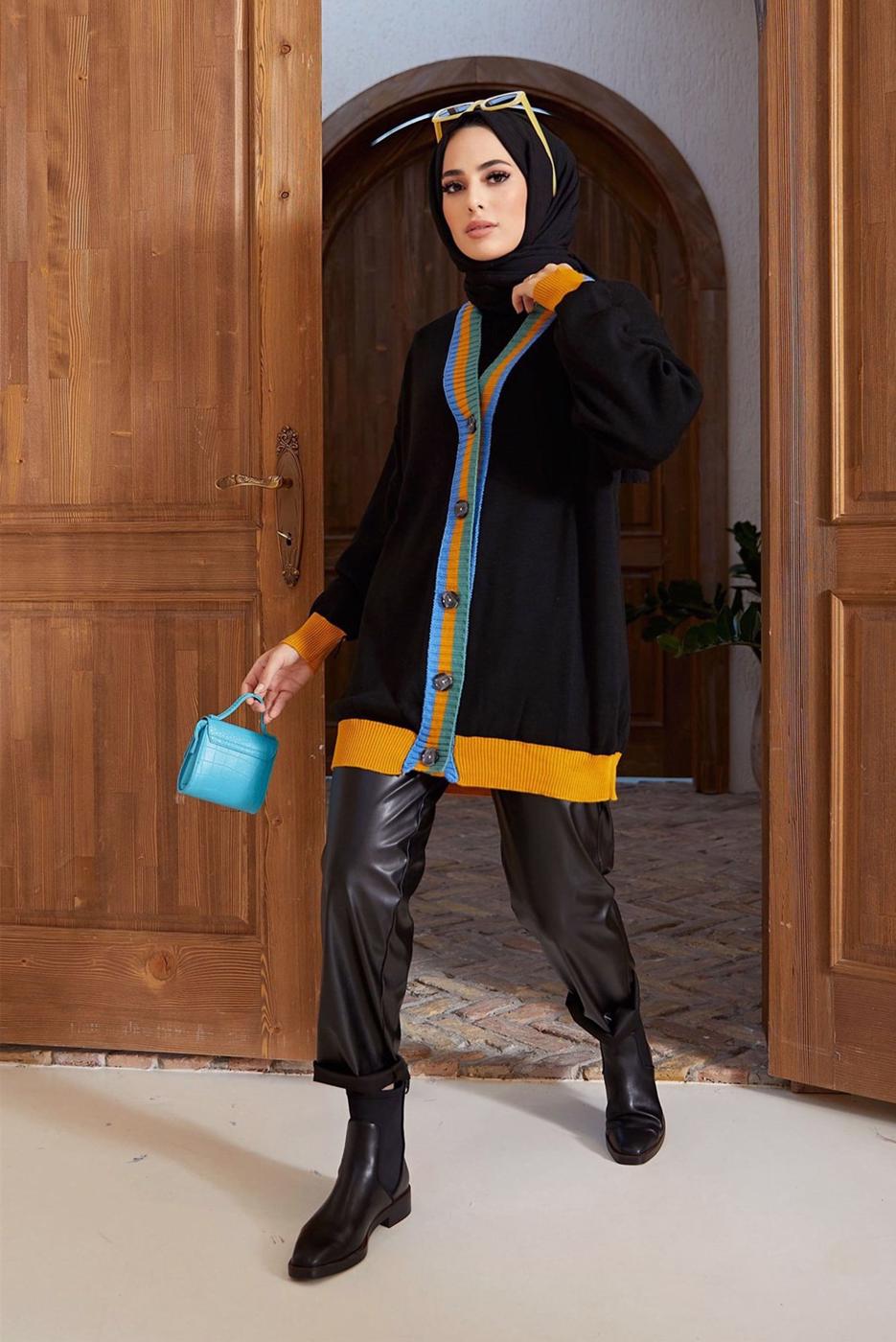 Tesettür giyim SİYAH RENKLİ DÜĞMELİ HIRKA 4742 