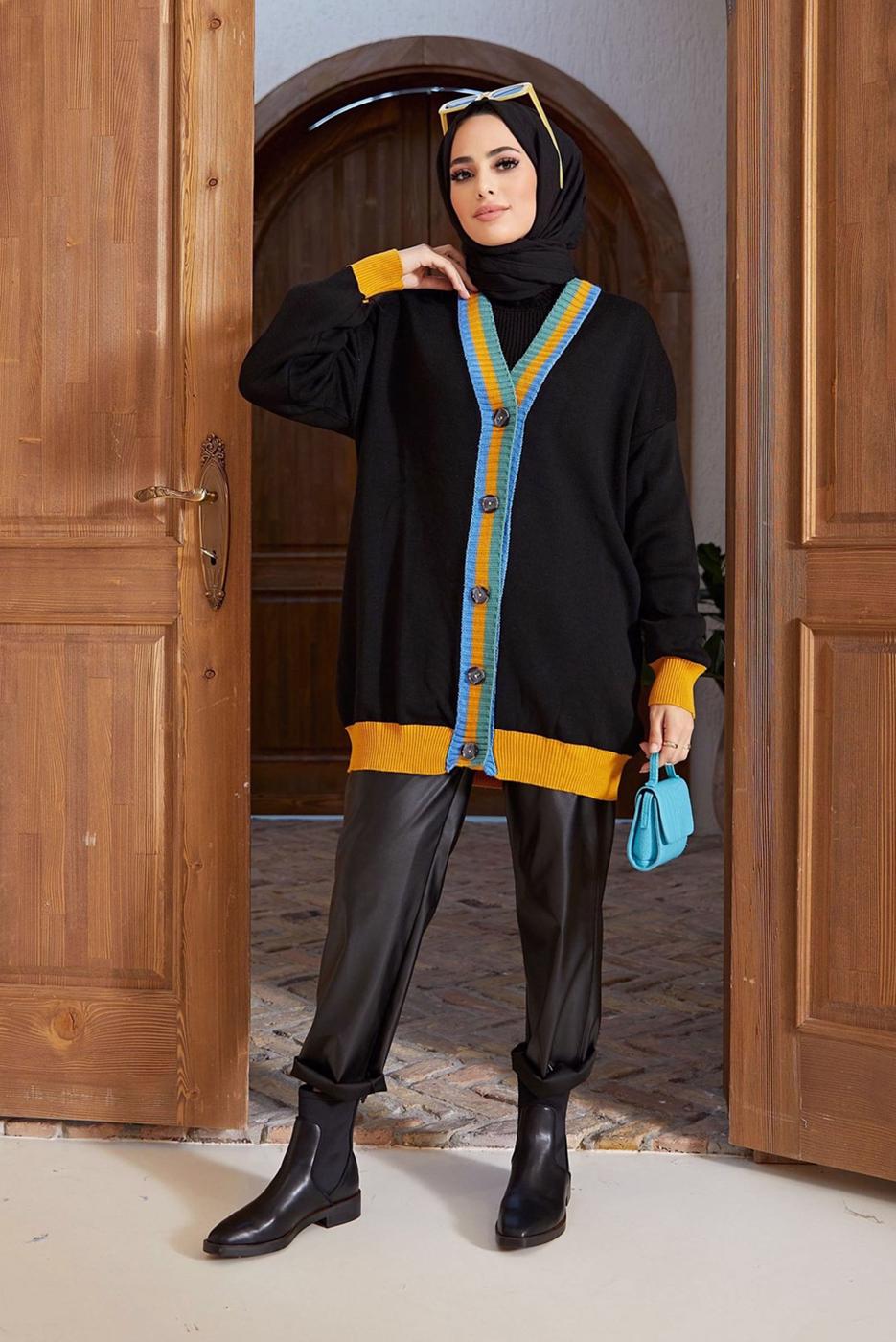 Tesettür giyim SİYAH RENKLİ DÜĞMELİ HIRKA 4742 