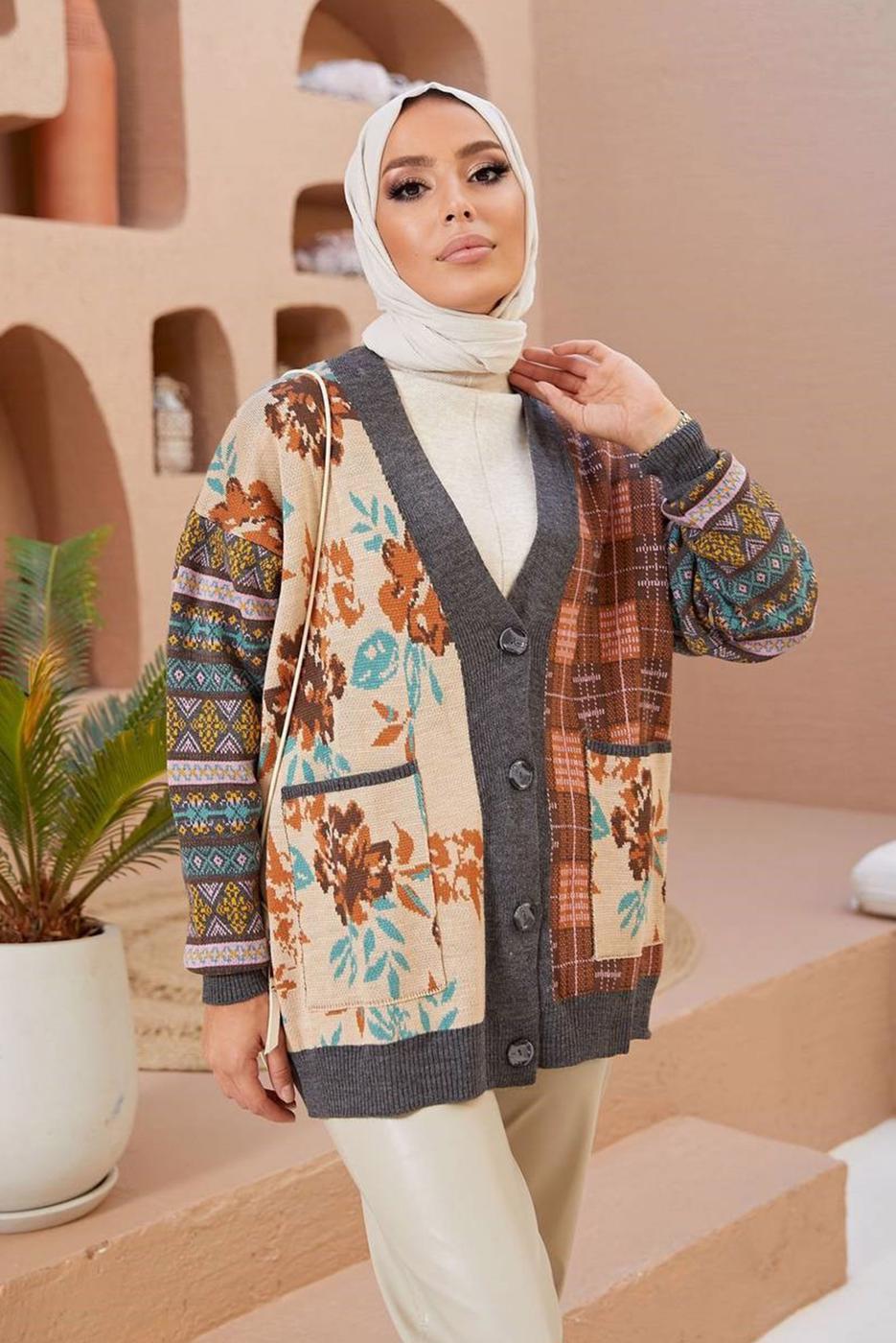 Tesettür giyim GRİ ETNİK DESENLİ DÜĞMELİ HIRKA 5220