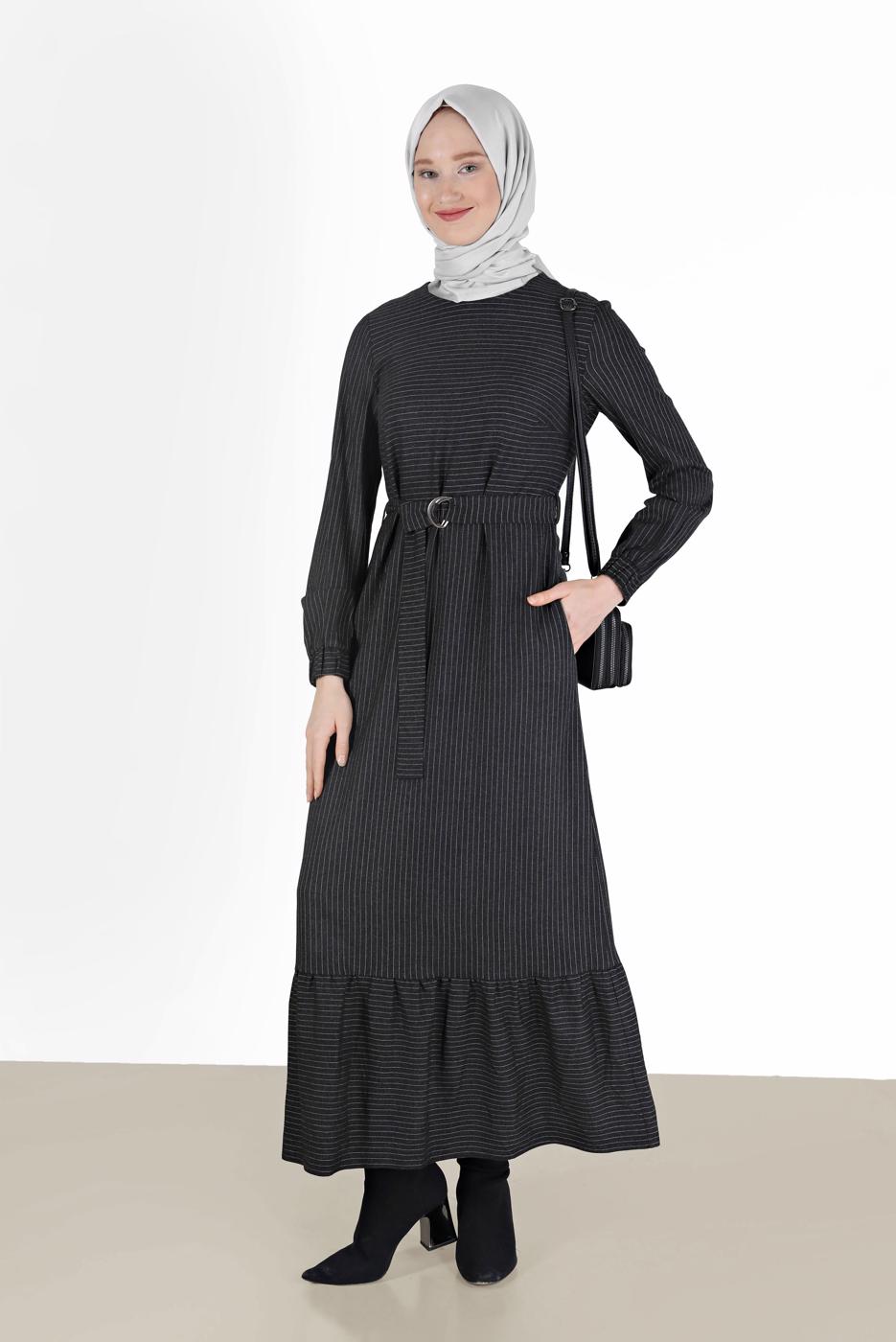 Vêtements hijab NOIR ROBE À RAYURES AVEC CEINTURE 40271