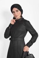 Tesettür giyim SİYAH ALVİNA KEMERLİ BALIKÇI YAKA ELBİSE 40289 