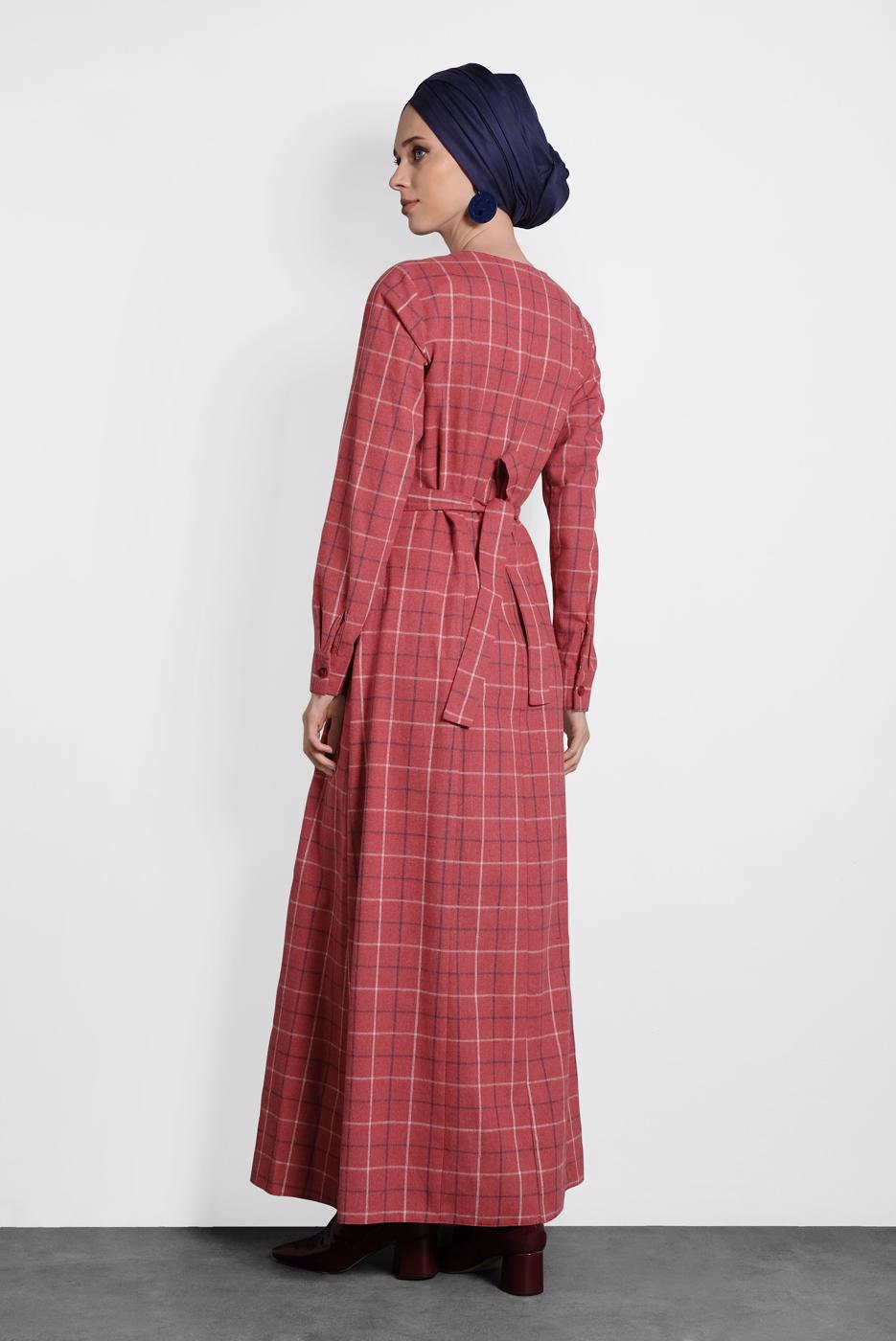Tesettür giyim KIRMIZI ALVİNA EKOSE DÜĞMELİ ELBİSE 40370 