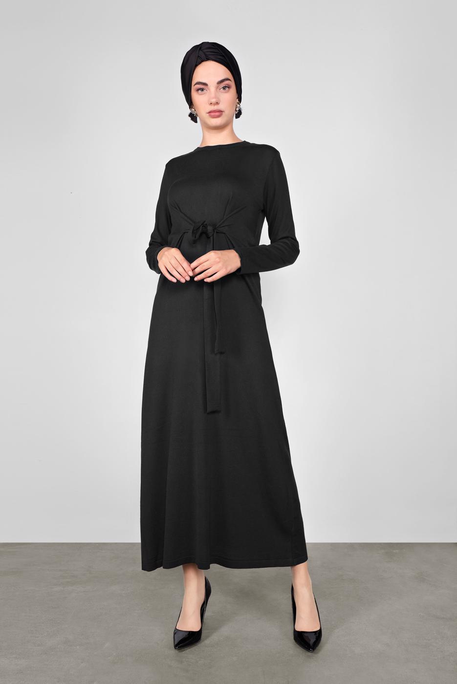 Tesettür giyim SİYAH ÖNÜ BAĞLAMA DETAYLI TRİKO ELBİSE 41029 