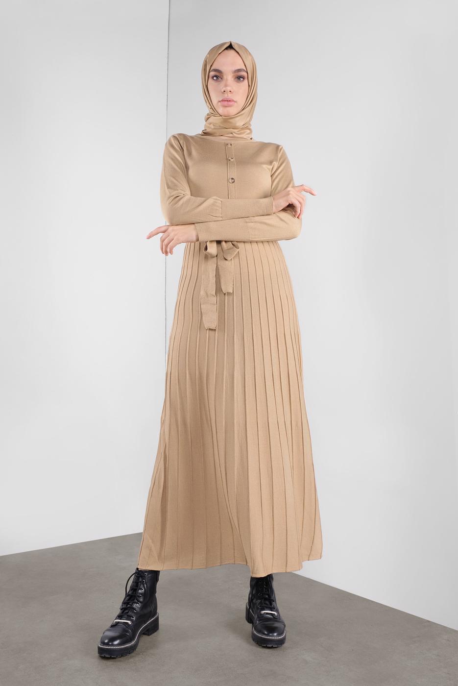 Tesettür giyim KAHVE ETEĞİ PİLELİ DÜĞMELİ TRİKO ELBİSE 41031 