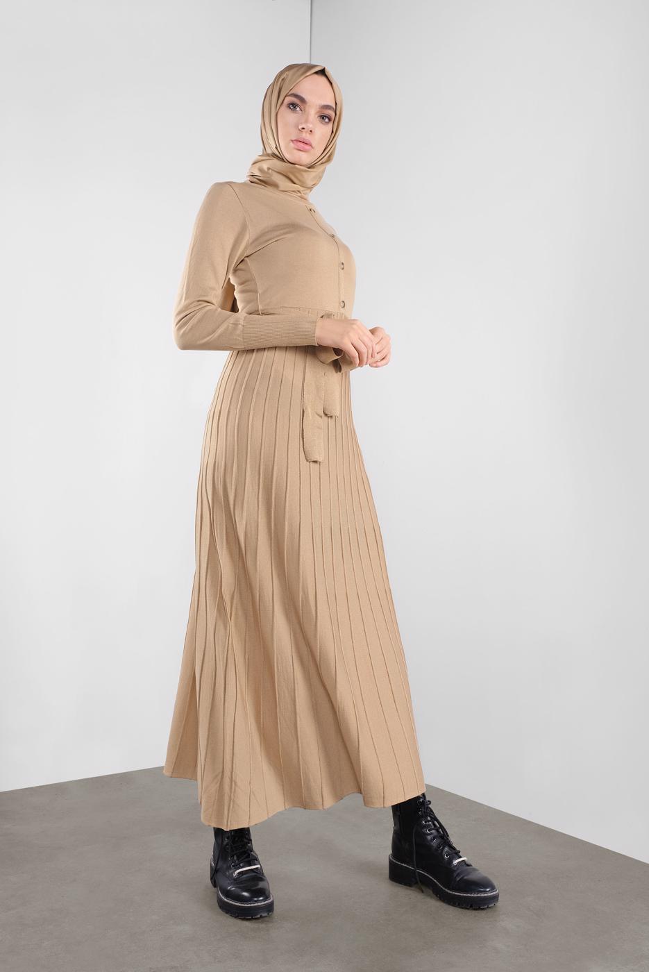 Tesettür giyim KAHVE ETEĞİ PİLELİ DÜĞMELİ TRİKO ELBİSE 41031 