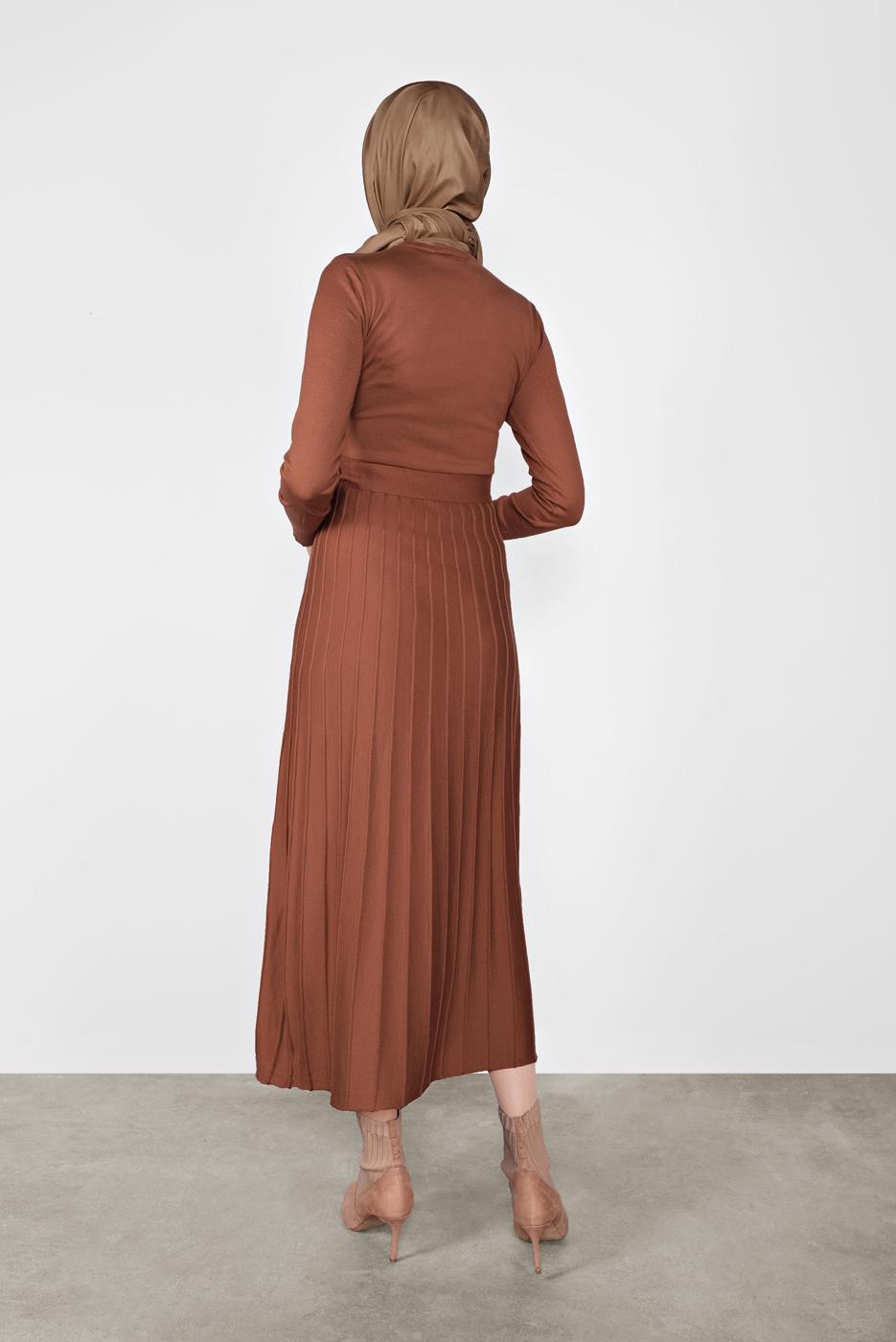 Tesettür giyim TURUNCU ETEĞİ PİLELİ DÜĞMELİ TRİKO ELBİSE 41031 