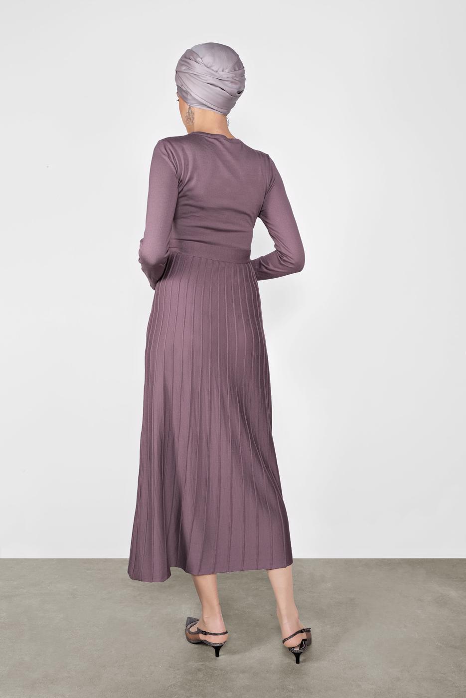 Tesettür giyim MOR ETEĞİ PİLELİ DÜĞMELİ TRİKO ELBİSE 41031 