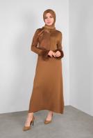 Tesettür giyim TABA MANŞETLERİ KÜRKLÜ İŞLEMELİ TRİKO ELBİSE 41034 