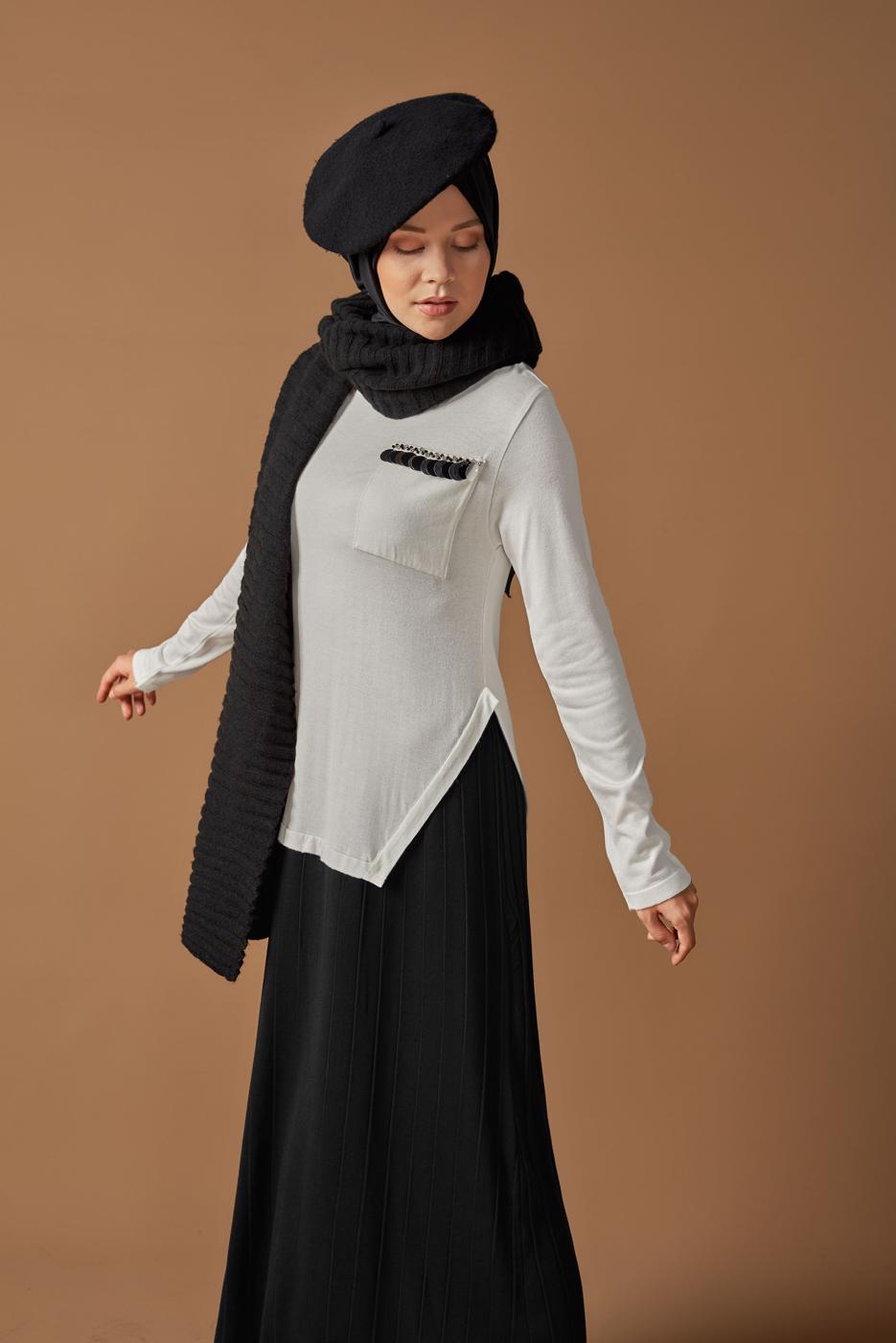 Tesettür giyim KREM ETEĞİ PİLE GÖRÜNÜMLÜ İKİ RENK TRİKO ELBİSE 41035 