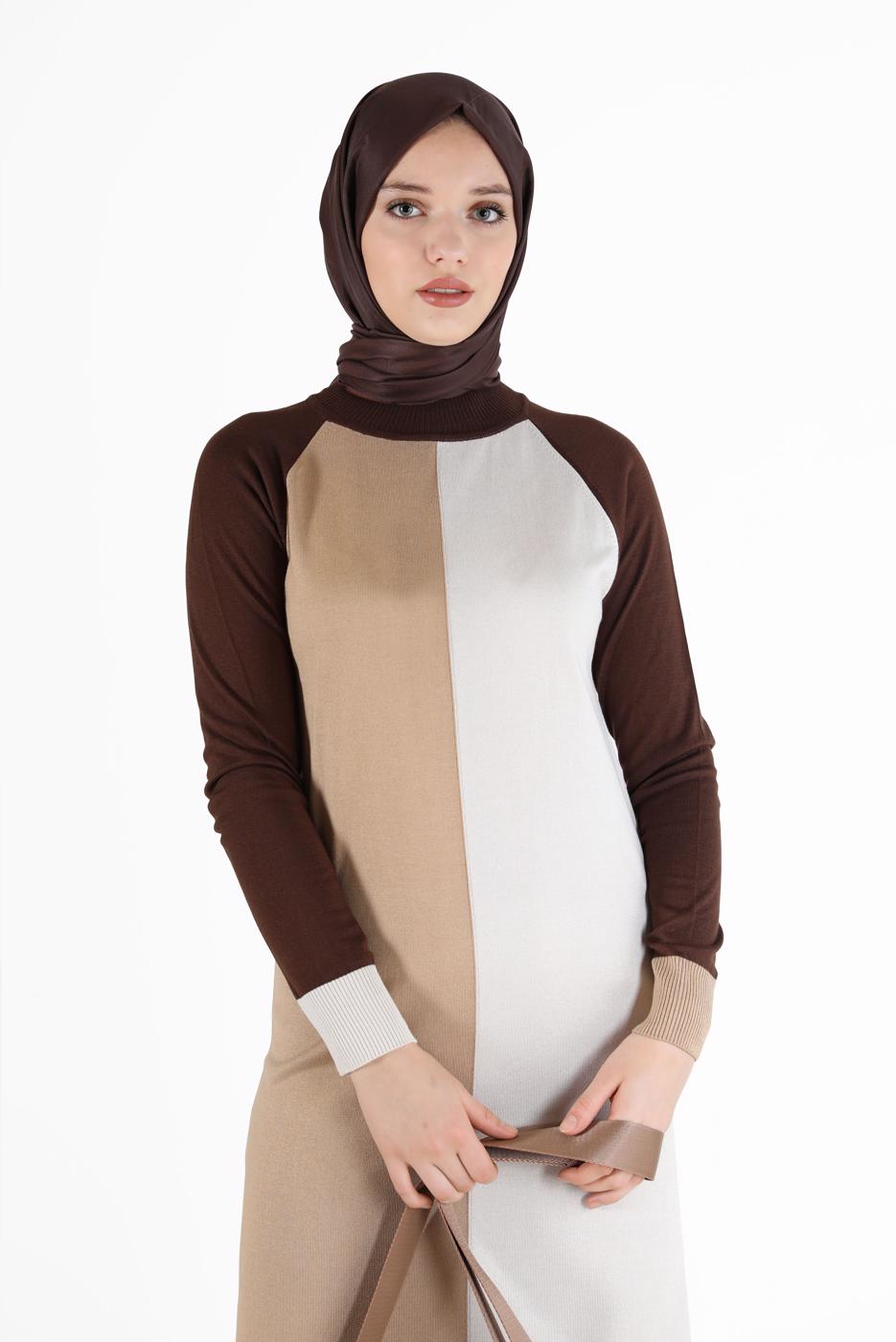 Tesettür giyim KAHVE ALVİNA ÜÇ RENKLİ TRİKO ELBİSE T 42084