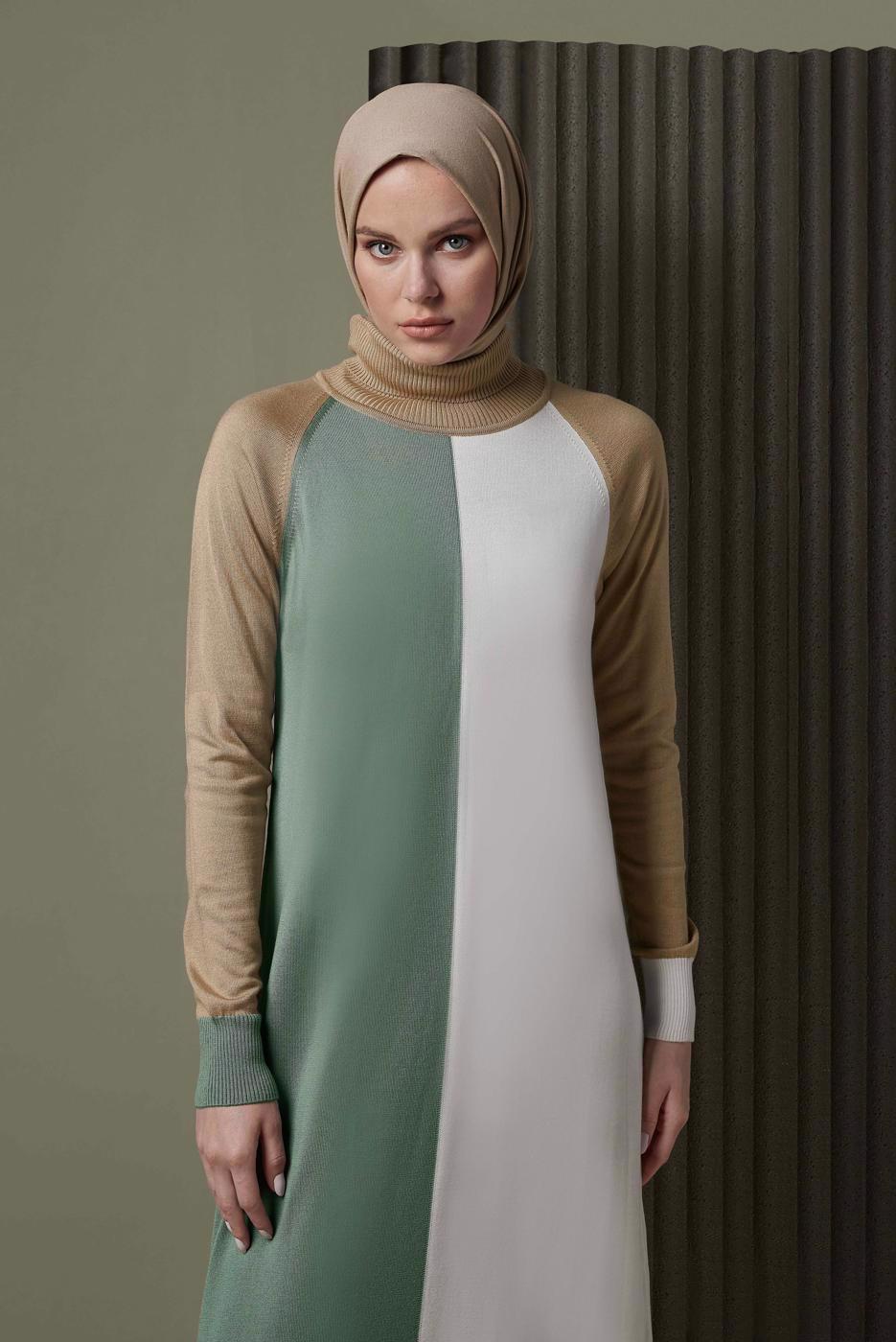 Tesettür giyim YEŞİL ALVİNA ÜÇ RENKLİ TRİKO ELBİSE T 42084