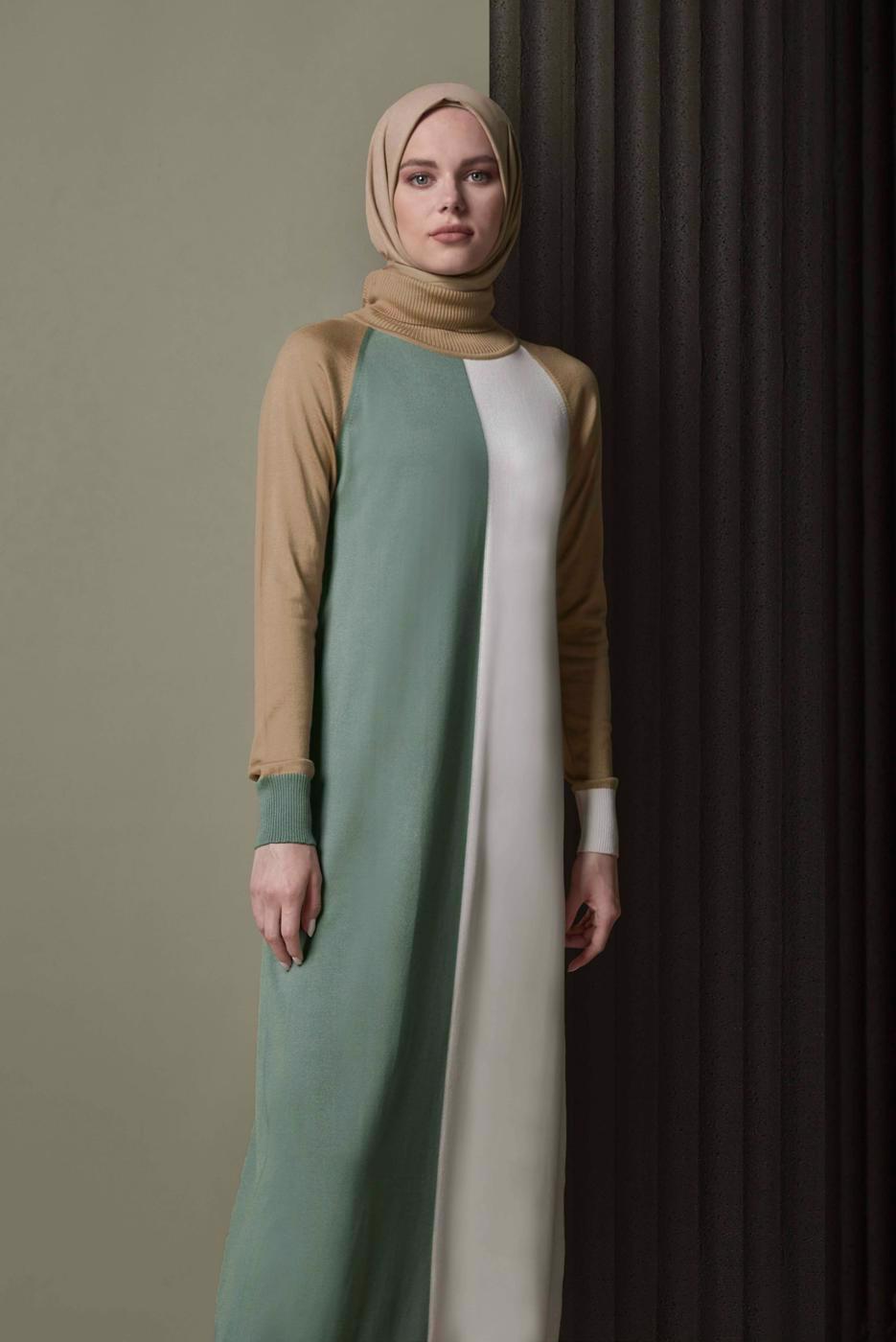 Tesettür giyim YEŞİL ALVİNA ÜÇ RENKLİ TRİKO ELBİSE T 42084