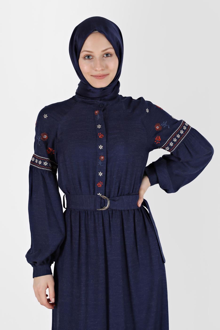 Tesettür giyim LACİVERT ALVİNA NAKIŞ DETAYLI ELBİSE T 42387