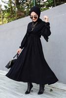 Tesettür giyim SİYAH BELİ BÜZGÜLÜ MANŞETLERİ LASTİKLİ ELBİSE T 6066