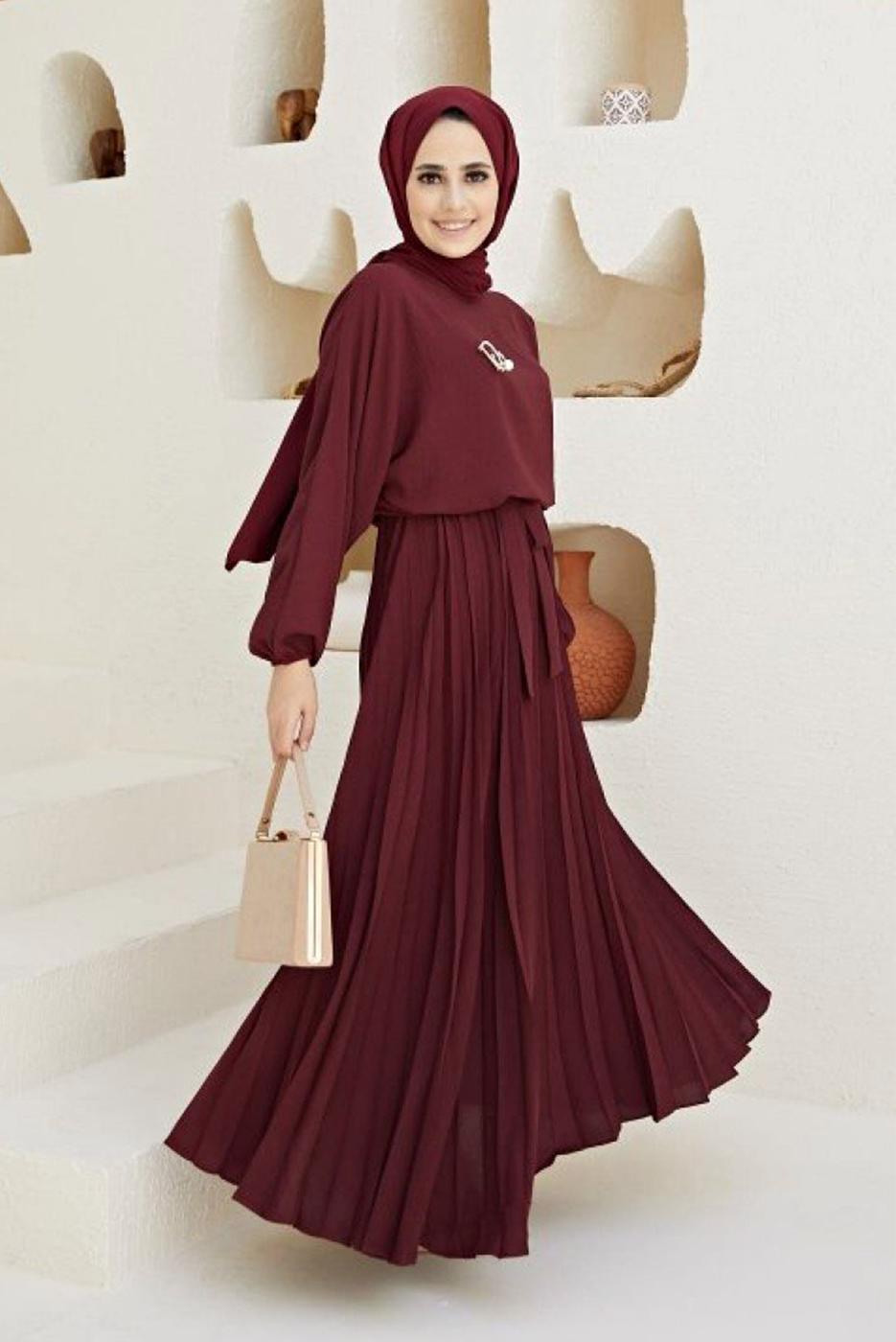 Vêtements hijab ROUGE BORDEAUX ROBE CEINTURÉE AVEC JUPE PLISSÉE 80001