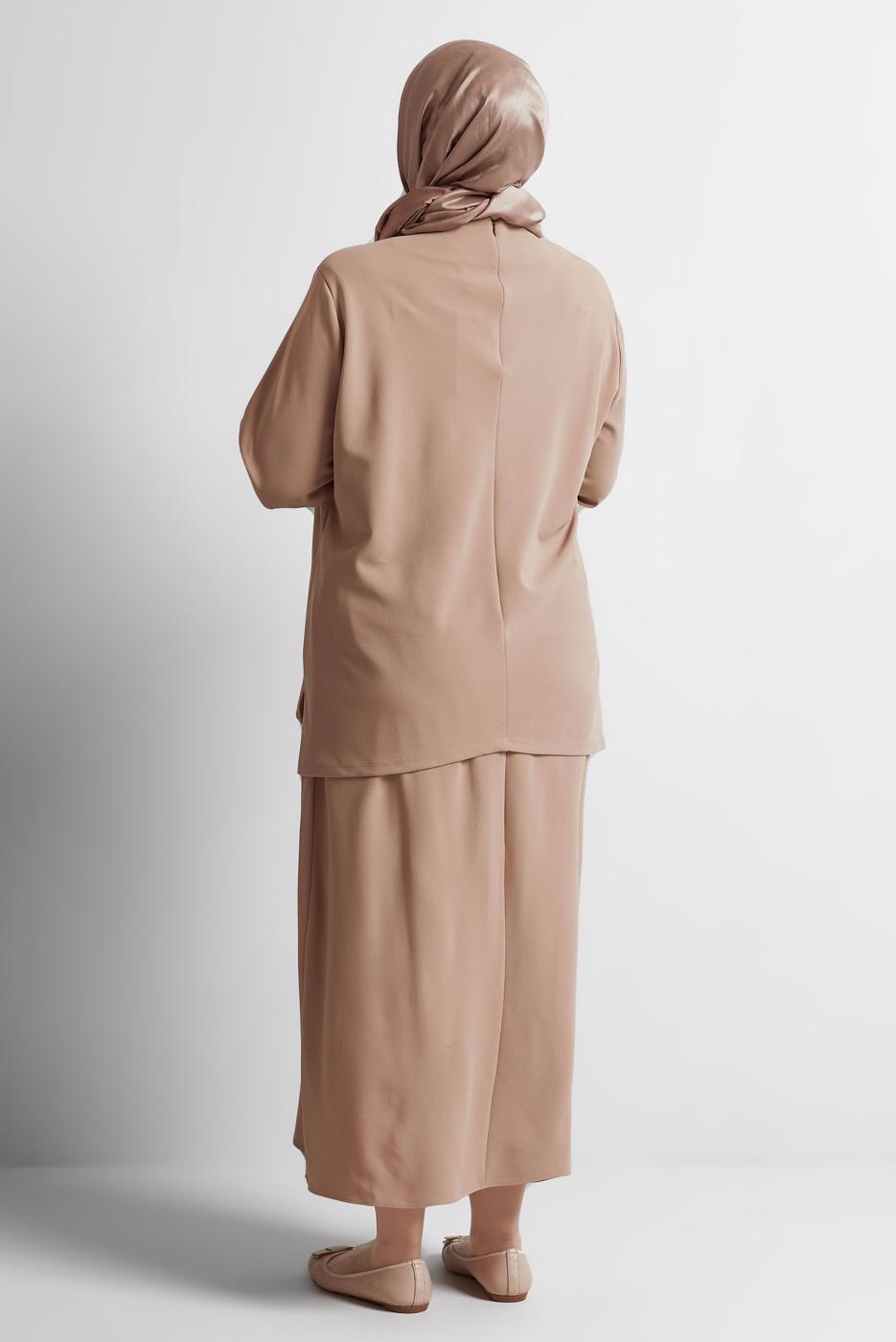 Tesettür giyim BEJ ALVİNA DESENLİ ETEKLİ TAKIM T 20192