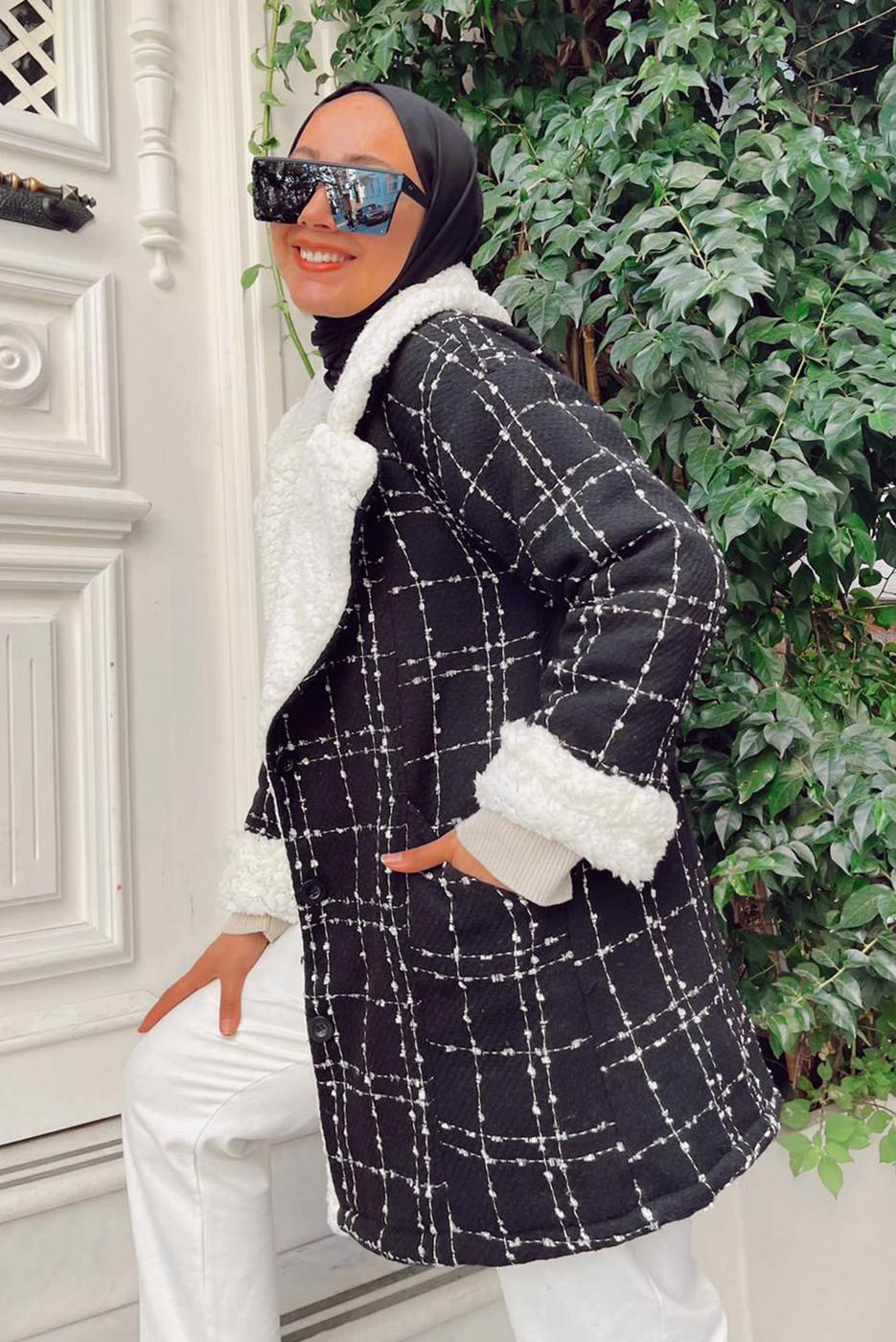 Tesettür giyim SİYAH KÜRK DETAYLI TÜVİT KABAN 4011-1