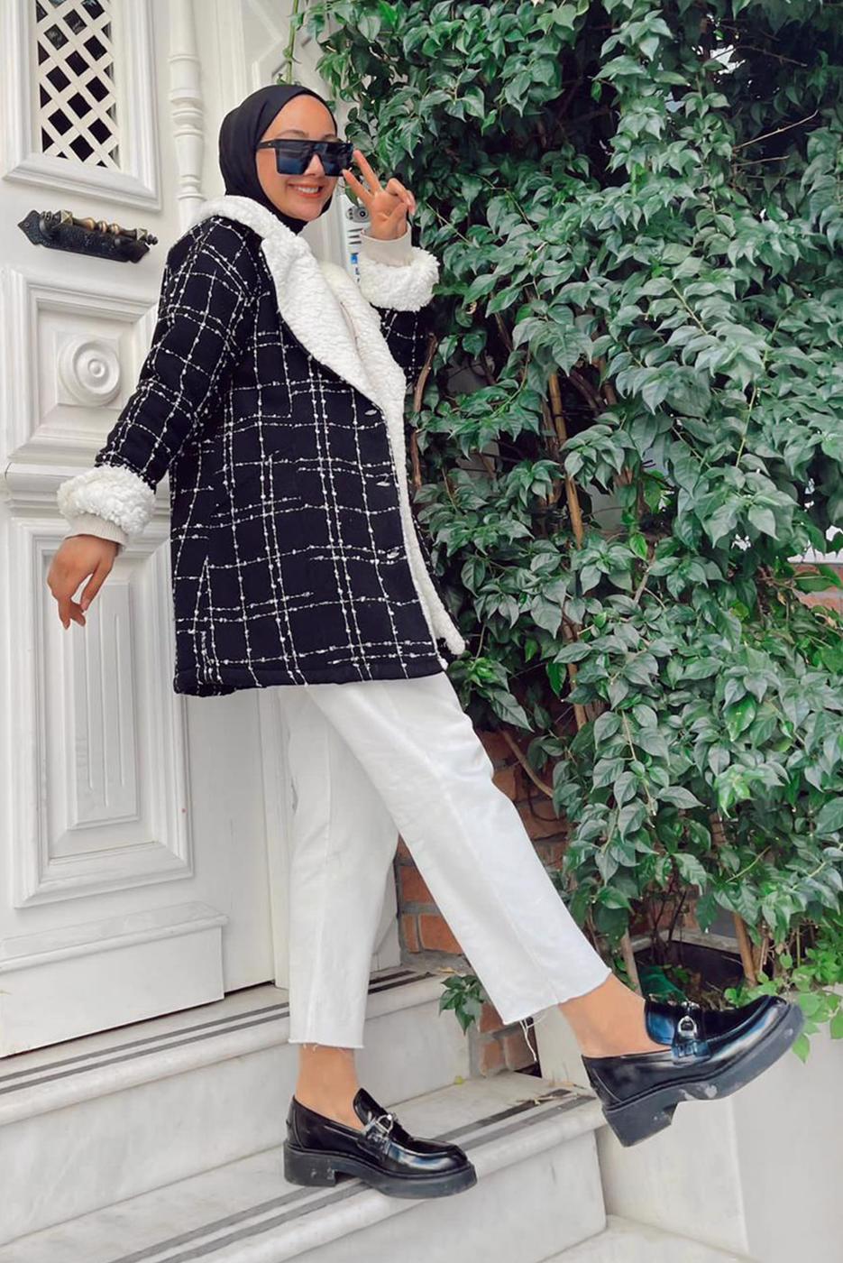 Tesettür giyim SİYAH KÜRK DETAYLI TÜVİT KABAN 4011-1