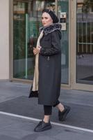 Tesettür giyim SİYAH BELİ BÜZGÜLÜ KAPÜŞONLU KABAN 77501 