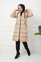 Tesettür giyim BEJ KAPÜŞONLU CEPLİ ŞİŞME KABAN 2306 