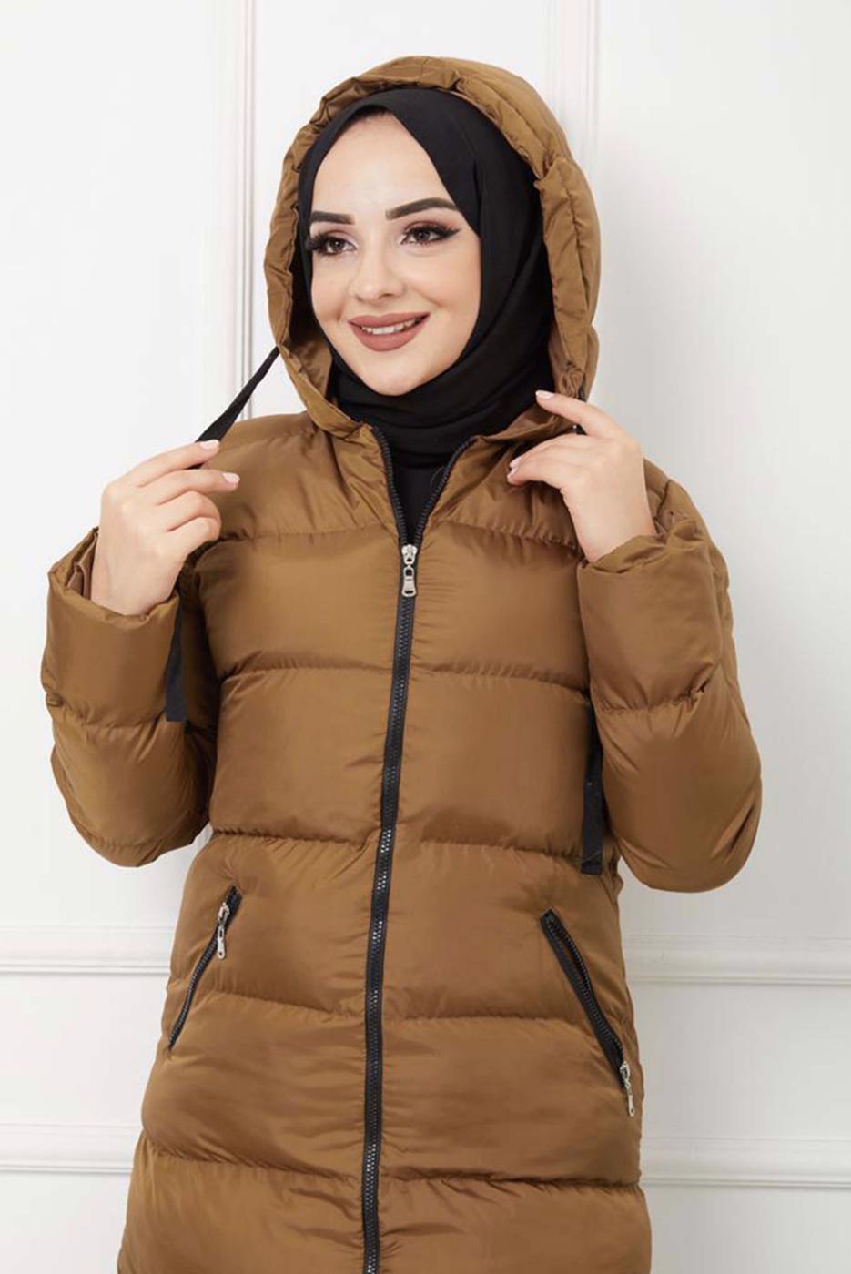 Tesettür giyim TABA KAPÜŞONLU CEPLİ ŞİŞME KABAN 2306 