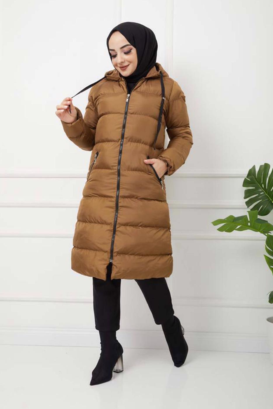 Tesettür giyim TABA KAPÜŞONLU CEPLİ ŞİŞME KABAN 2306 